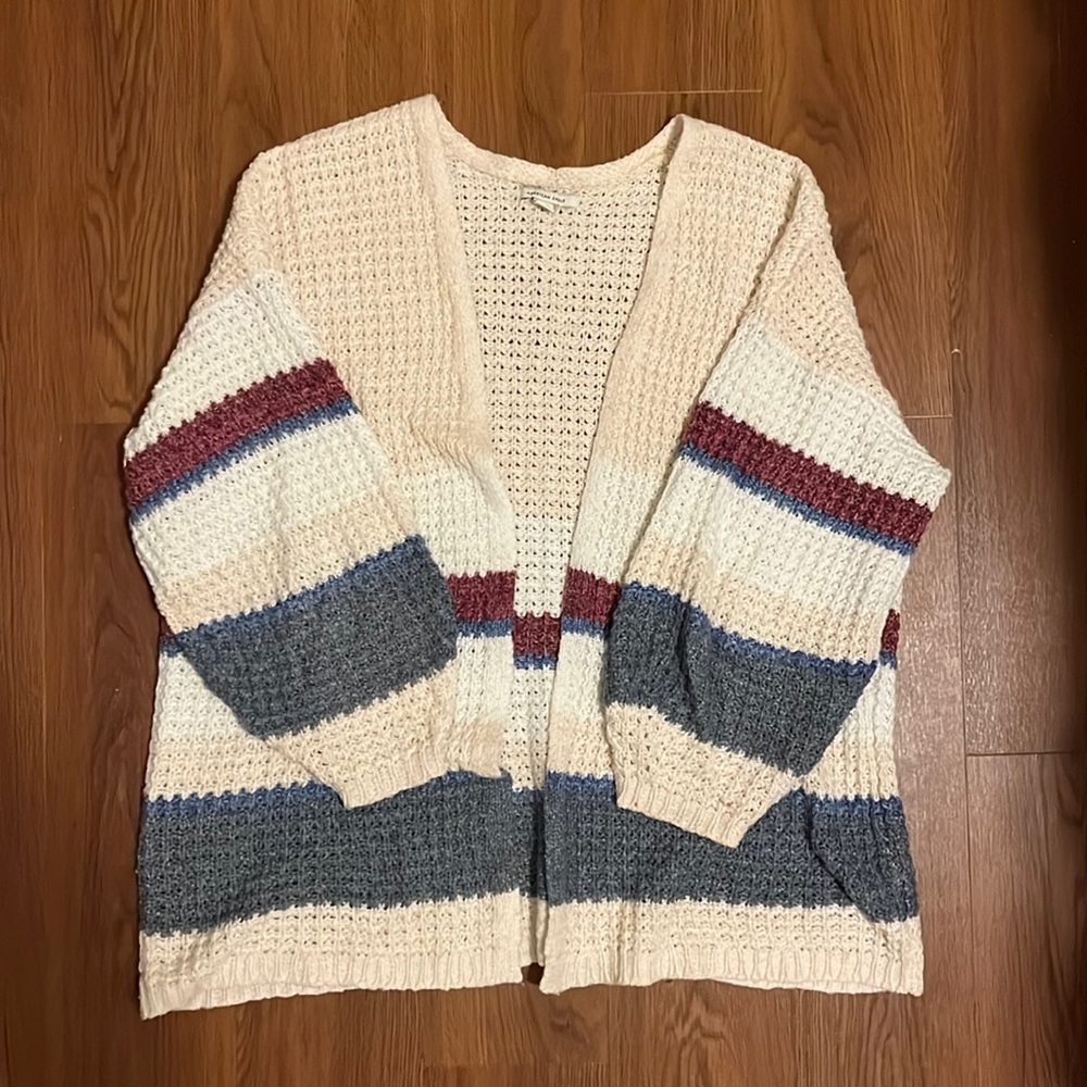 M Oversize American Eagle Crochet Cardigan